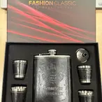 Pljoska Jack Daniels sa 4 casice