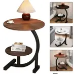 Klub stočić za kafu sa policama