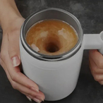 Automatska magnetna šolja za mešanje kafe