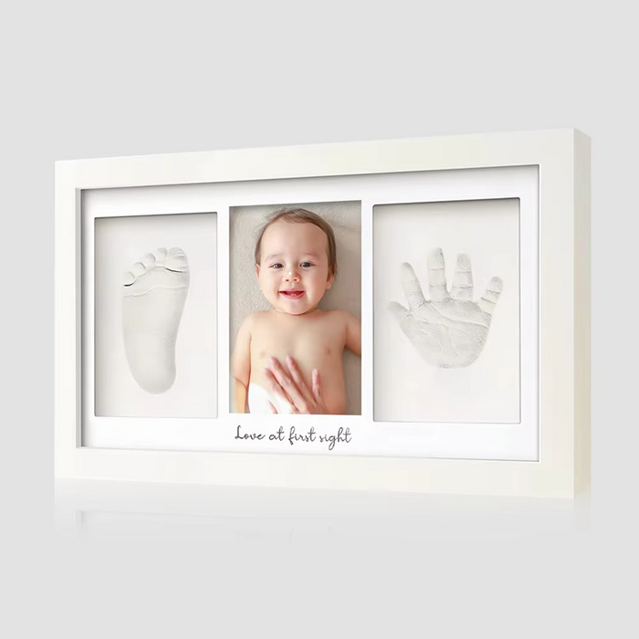 Okvir za otisak šake i stopala sa fotografijom bebe – &quot;Love at first sight&quot;